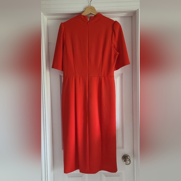 Donna Morgan red crepe dress - Picture 2 of 3